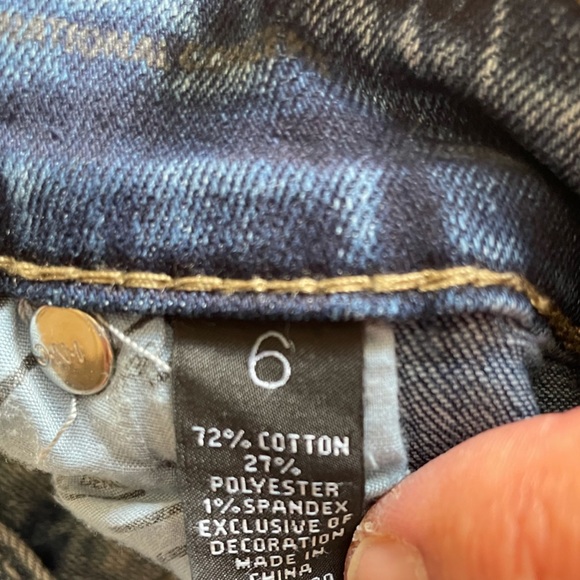 Women’s INC Straight Leg/Curvy Fit Top Crop Jeans - Picture 4 of 5